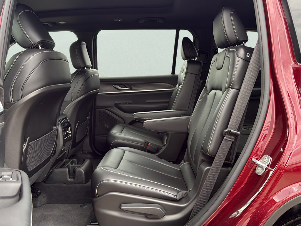New 2025 Jeep Grand Cherokee L Limited AWD/4WD image 15