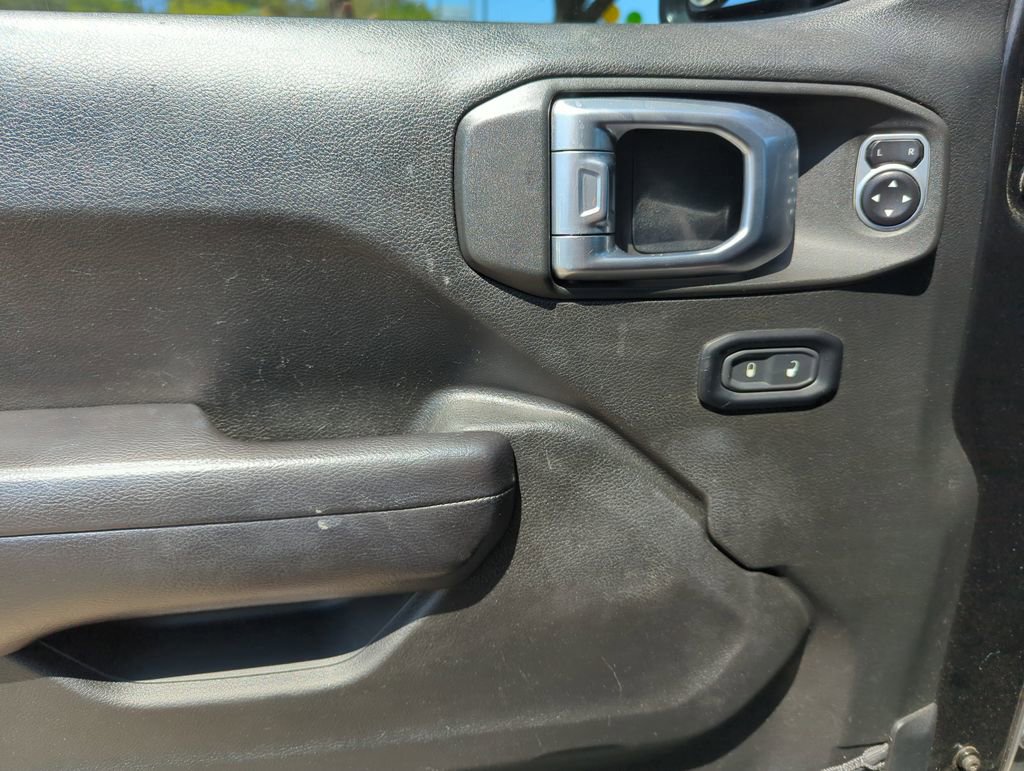 Used 2019 Jeep Wrangler Unlimited Sport S AWD/4WD image 18