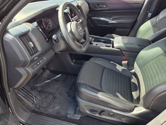 Used 2025 Nissan Pathfinder Rock Creek image 12