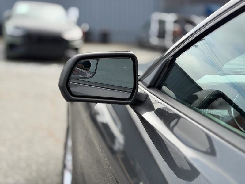 Used 2015 Ford Mustang Coupe RWD image 14