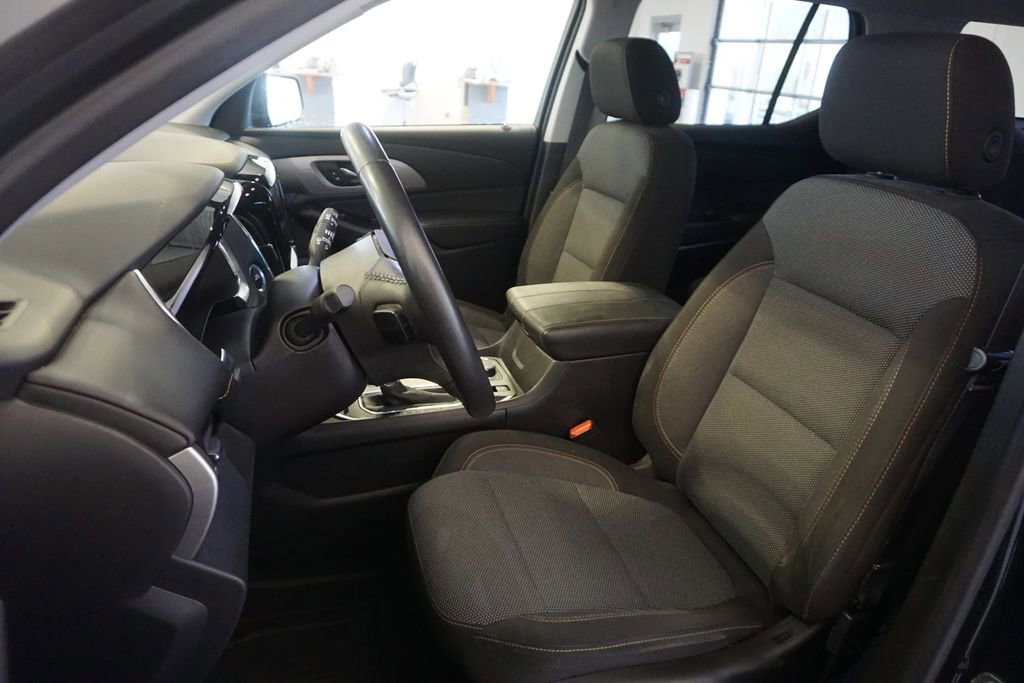 Used 2018 Chevrolet Traverse LT FWD image 18