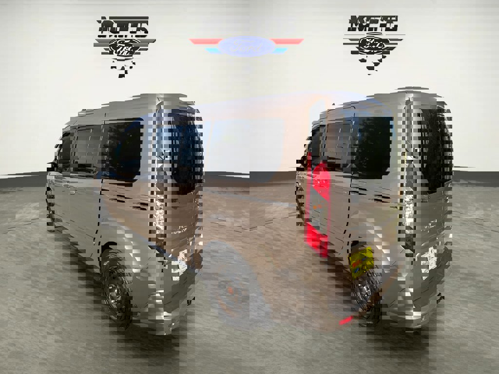 Used 2020 Ford Transit Connect XLT image 7