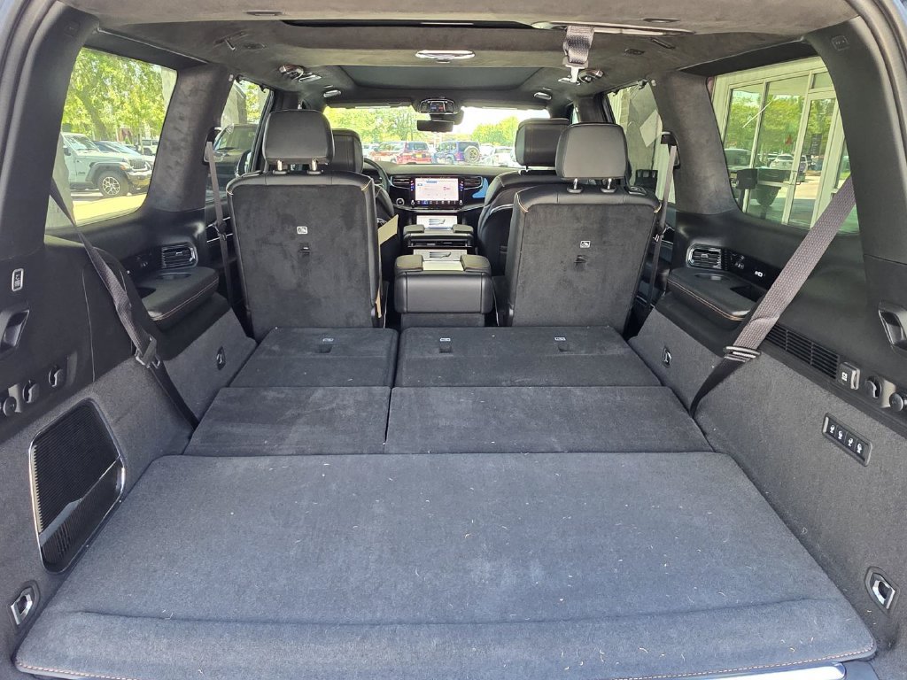 New 2026 Jeep Grand Wagoneer Summit AWD/4WD image 15