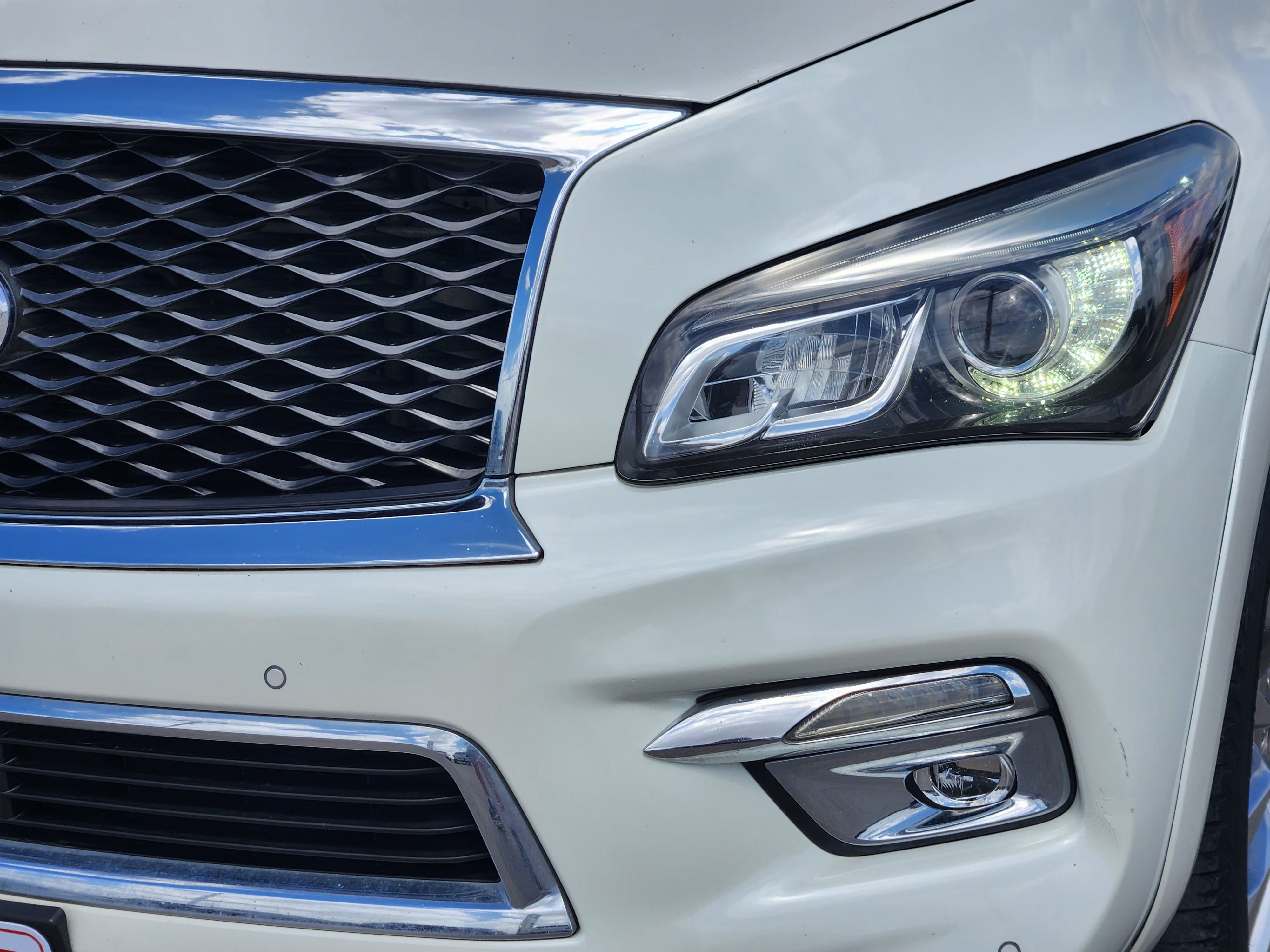 Used 2017 INFINITI QX80 2WD w/ Driver Assistance Package image 8