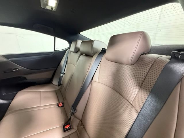 Certified 2022 Lexus ES 300h w/ Premium Package FWD image 28