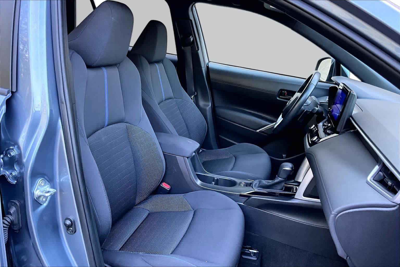 Used 2023 Toyota Corolla Cross AWD Hybrid image 9