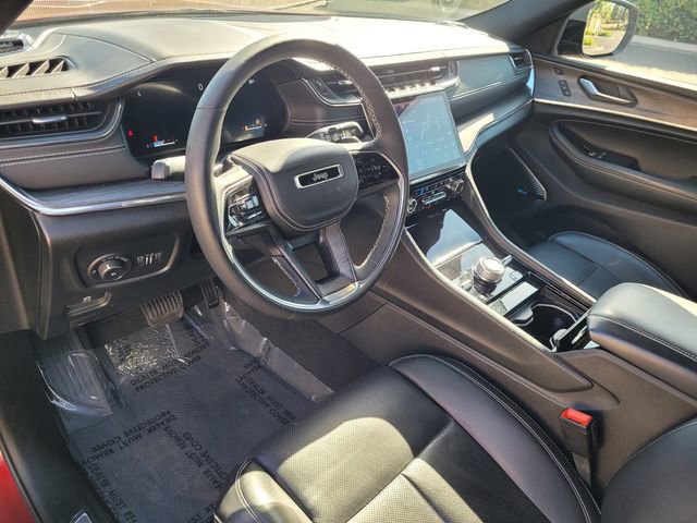 Used 2023 Jeep Grand Cherokee Overland w/ Luxury Tech Group IV AWD/4WD image 7