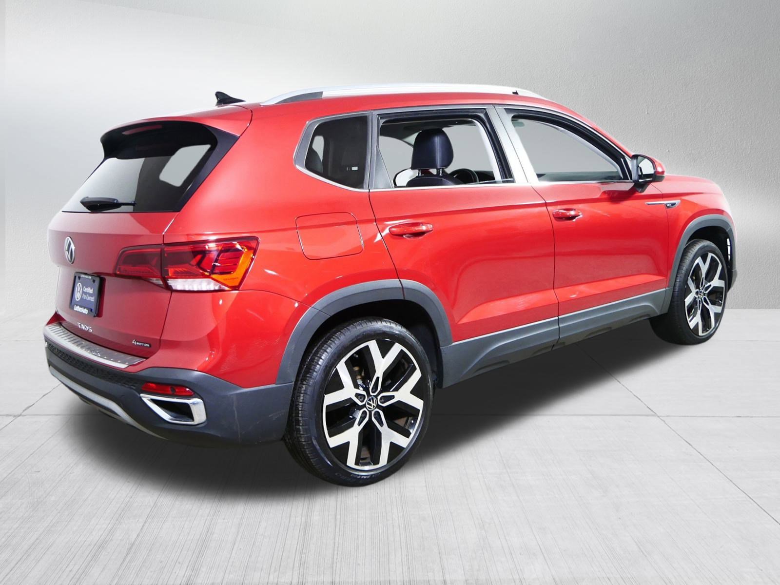 Certified 2022 Volkswagen Taos SEL w/ Panoramic Sunroof Package image 7