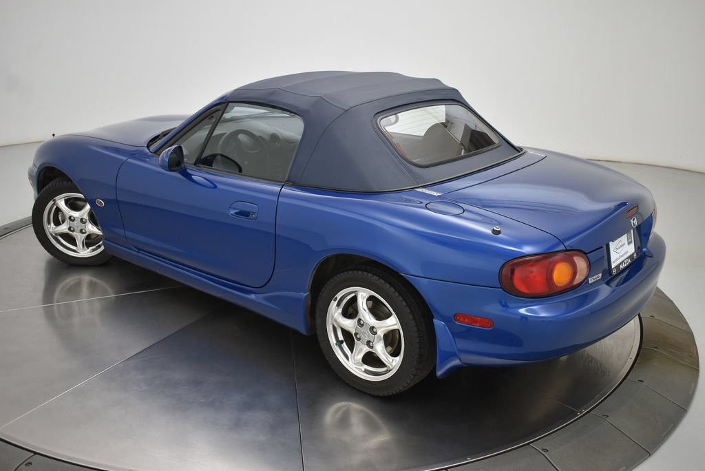 Used 1999 MAZDA MX-5 Miata 10th Anniversary Edition RWD image 8