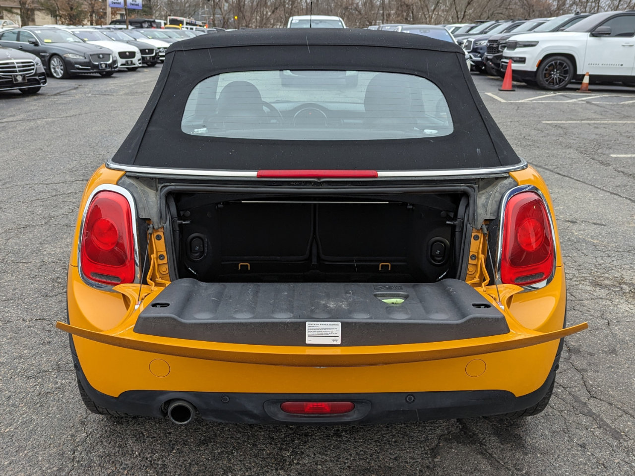Used 2018 MINI Cooper Convertible image 28