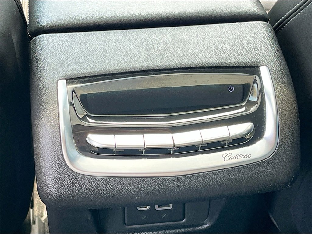 Used 2022 Cadillac XT6 Premium Luxury image 27