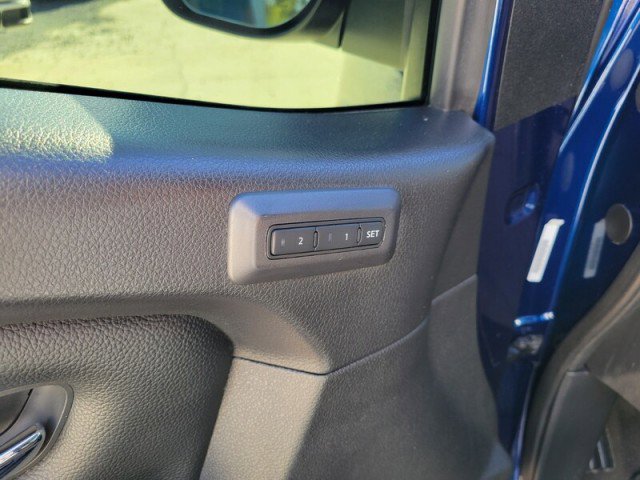 Used 2021 Nissan Titan PRO-4X w/ Pro-4x Convenience Package image 14