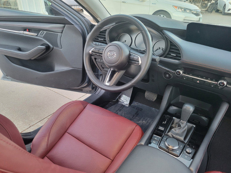 Used 2025 MAZDA MAZDA3 s image 25