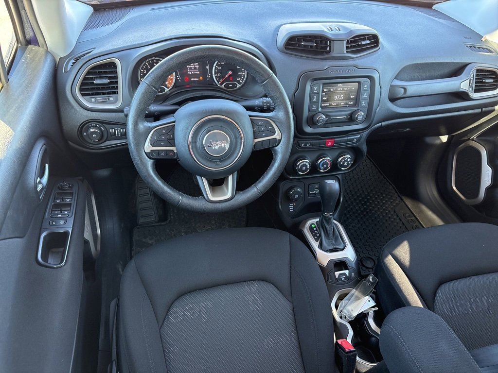 Used 2017 Jeep Renegade Latitude w/ Cold Weather Group image 12