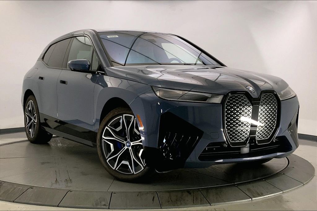 Used 2025 BMW iX xDrive50 w/ Premium Package image 10