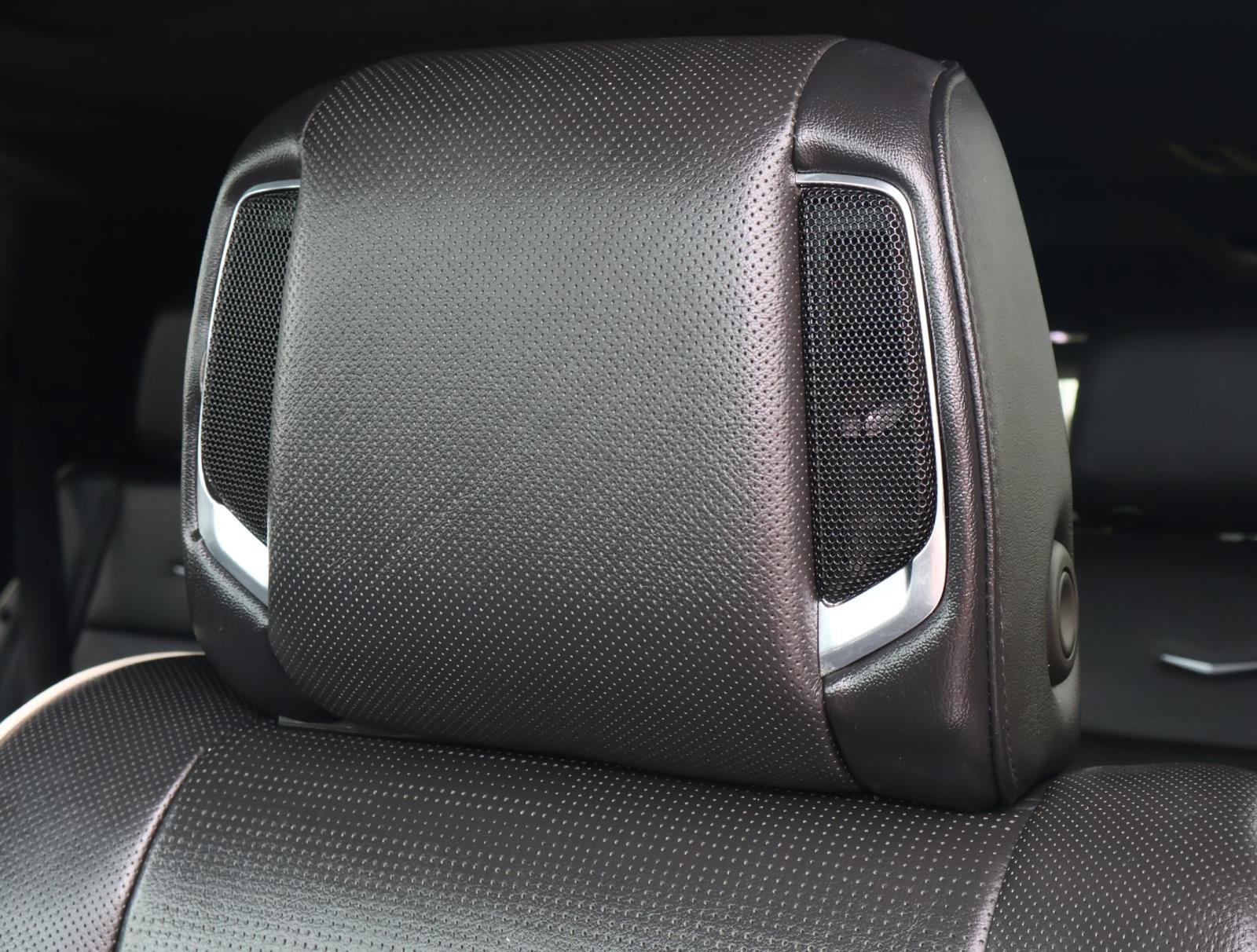 Certified 2022 Cadillac Escalade ESV Sport w/ Touring Package image 19