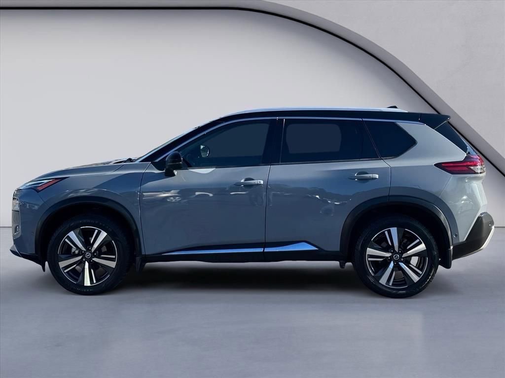 Used 2021 Nissan Rogue Platinum image 2