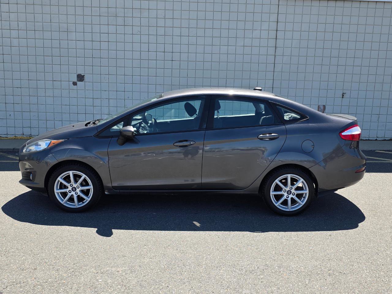 Used 2017 Ford Fiesta SE w/ Equipment Group 201A FWD image 4