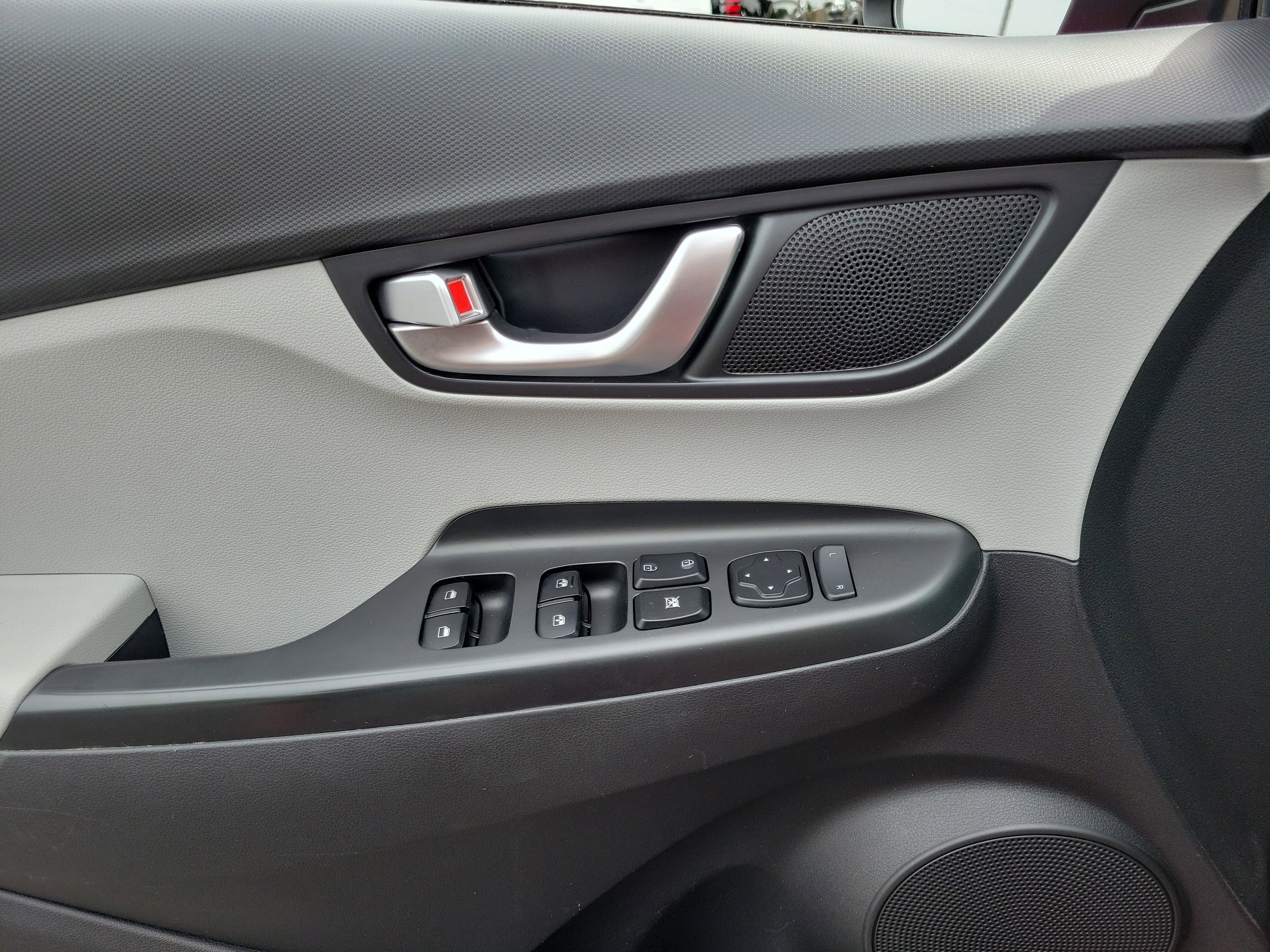 Used 2023 Hyundai Kona SEL w/ Convenience Package FWD image 17
