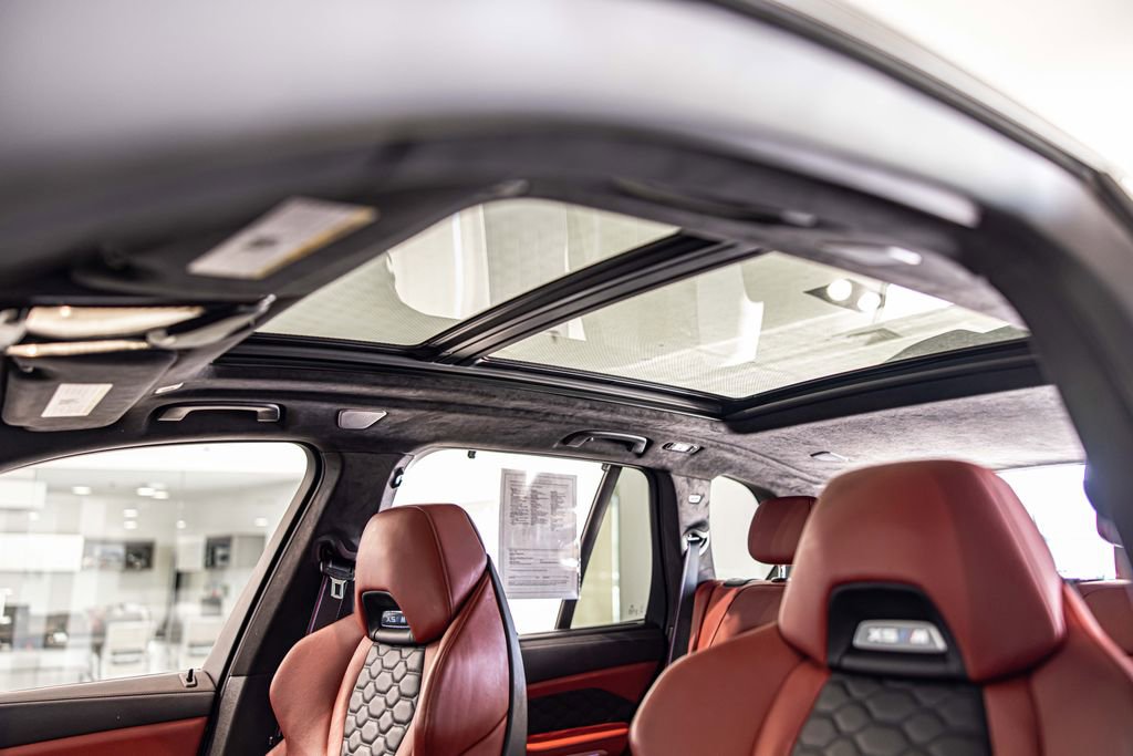 Used 2022 BMW X5 M Competition image 19