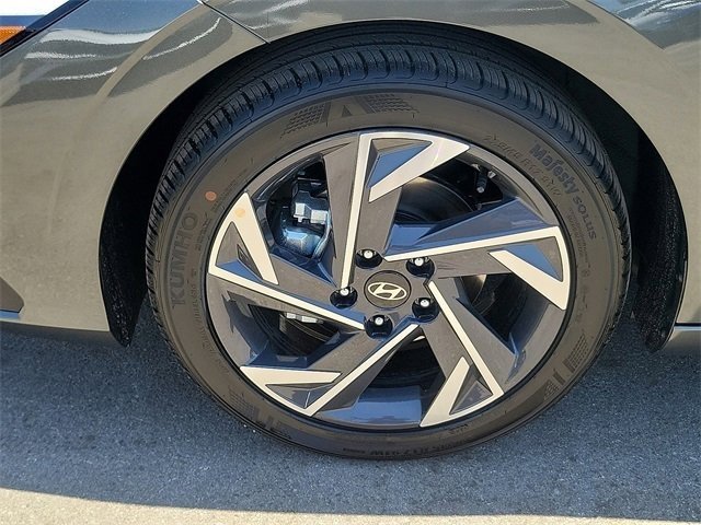 New 2025 Hyundai Elantra Sport image 19