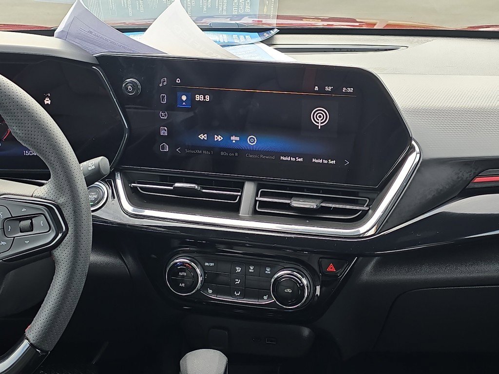 Certified 2025 Chevrolet Trax RS w/ Sunroof Package image 23