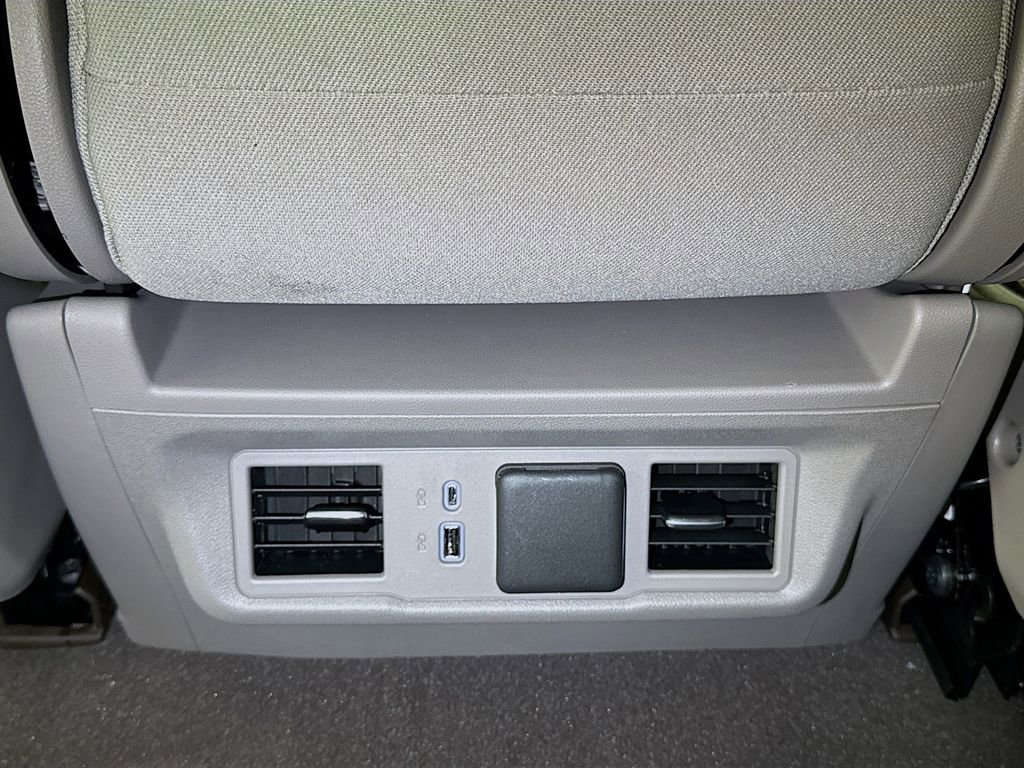 New 2026 GMC Sierra 1500 SLE w/ Preferred Package image 14