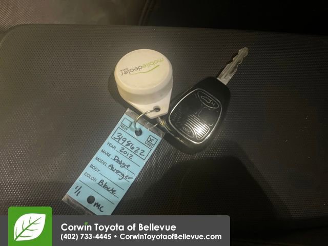 Used 2012 Dodge Avenger SXT image 29