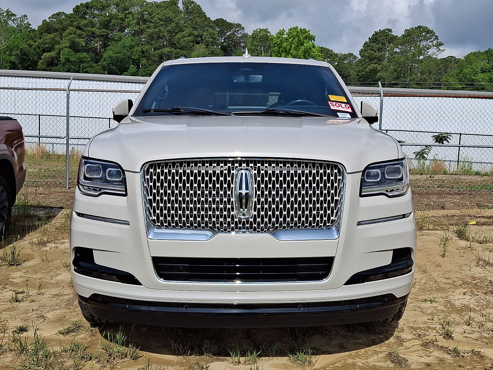 Used 2022 Lincoln Navigator L Reserve w/ Monochromatic Package RWD image 2