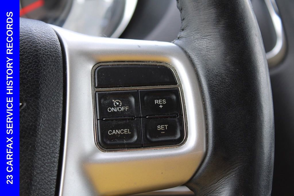 Used 2016 Chrysler Town & Country Touring-L image 36