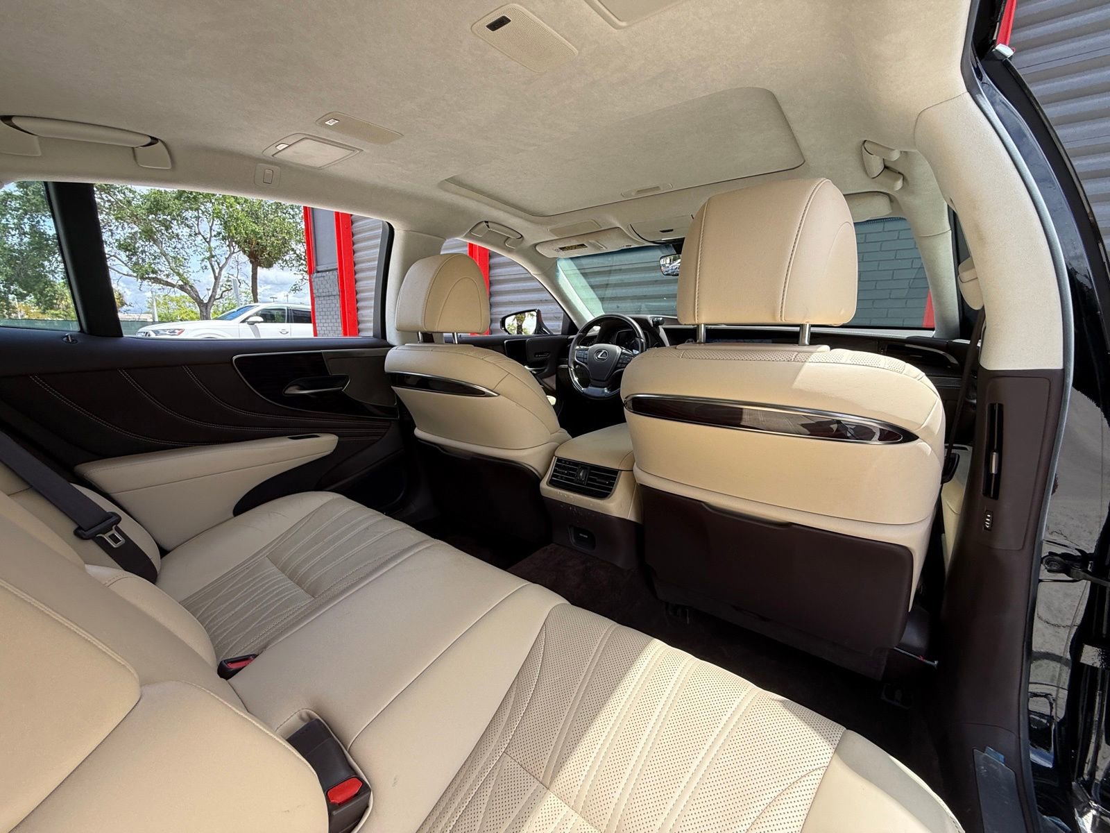 Used 2020 Lexus LS 500 w/ Interior Upgrade Package RWD image 26