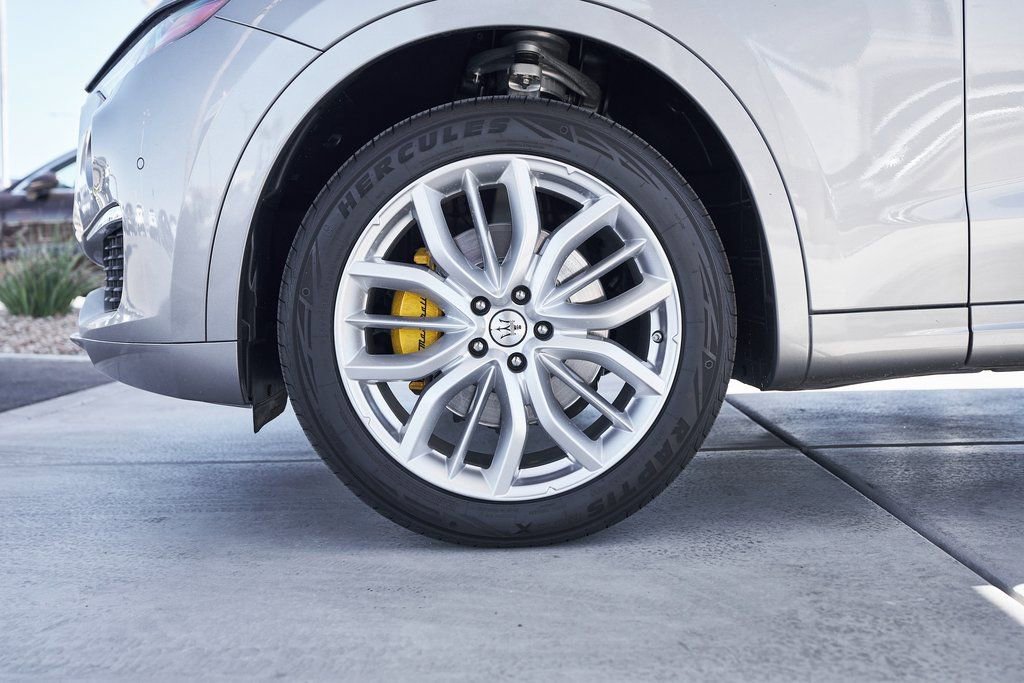 Used 2022 Maserati Levante GT image 3