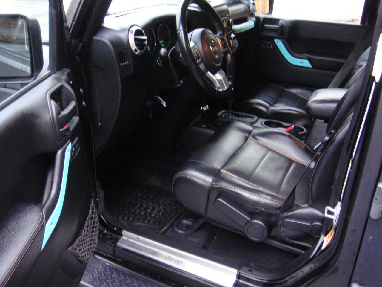 Used 2011 Jeep Wrangler Unlimited 70th Anniversary w/ Connectivity Group image 10