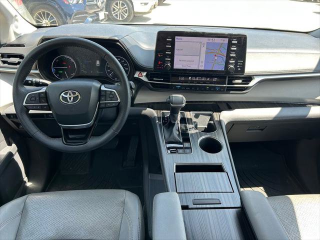 Used 2023 Toyota Sienna Limited AWD/4WD image 19