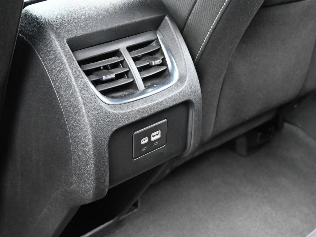 Used 2024 Chevrolet Blazer LT image 32