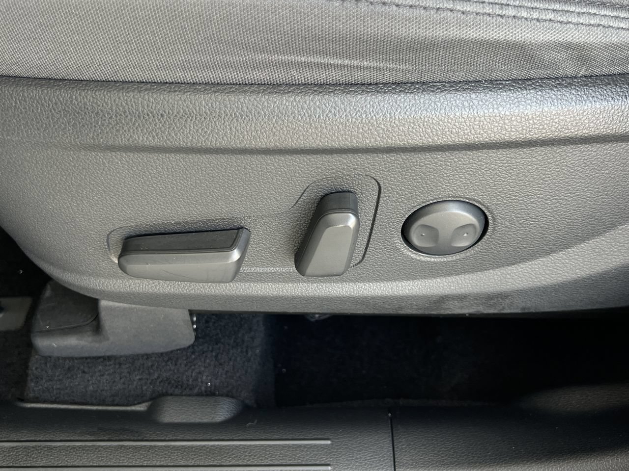 Used 2023 Hyundai Santa Fe SEL w/ Winter Weather Package FWD image 19