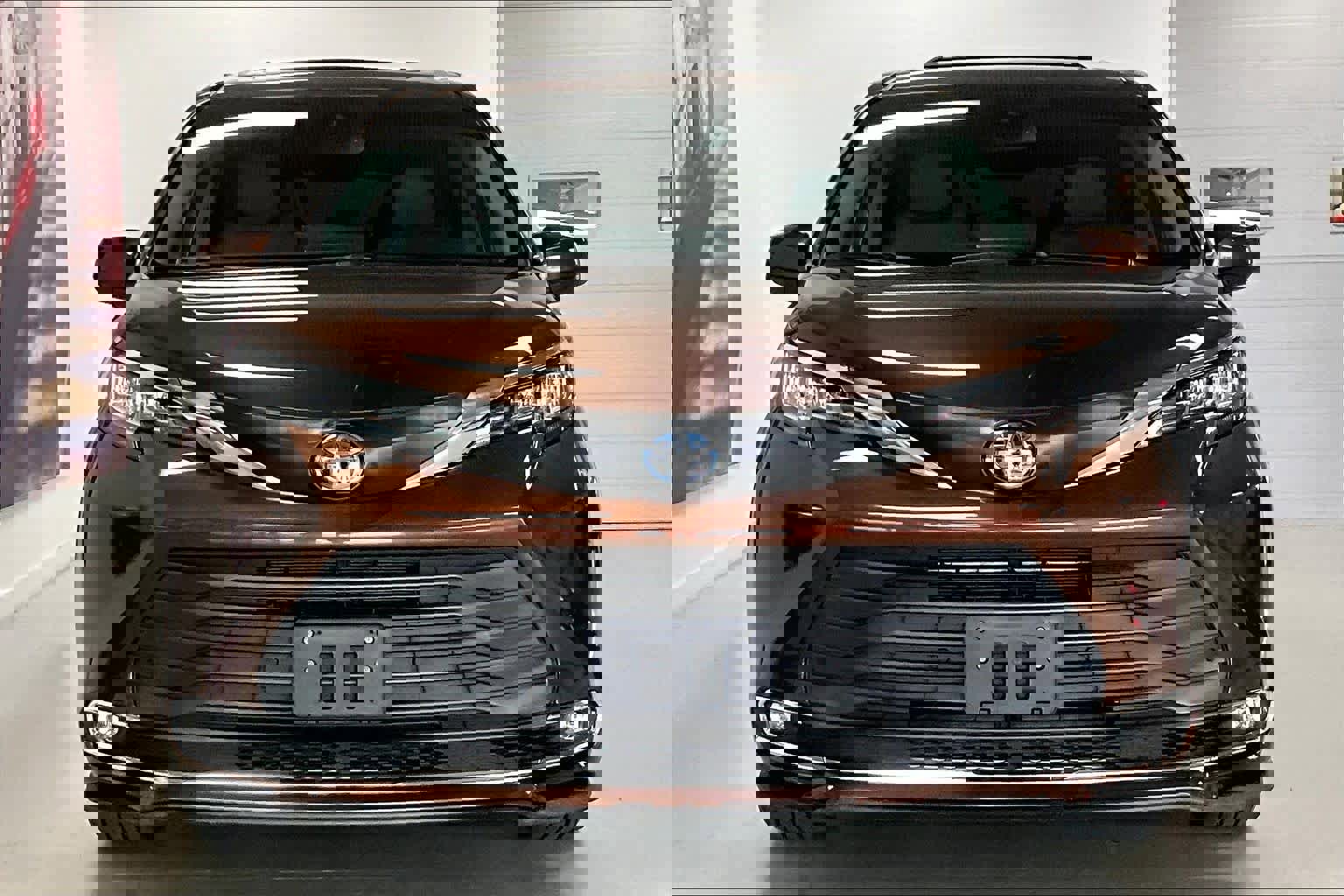 Used 2022 Toyota Sienna XLE image 6