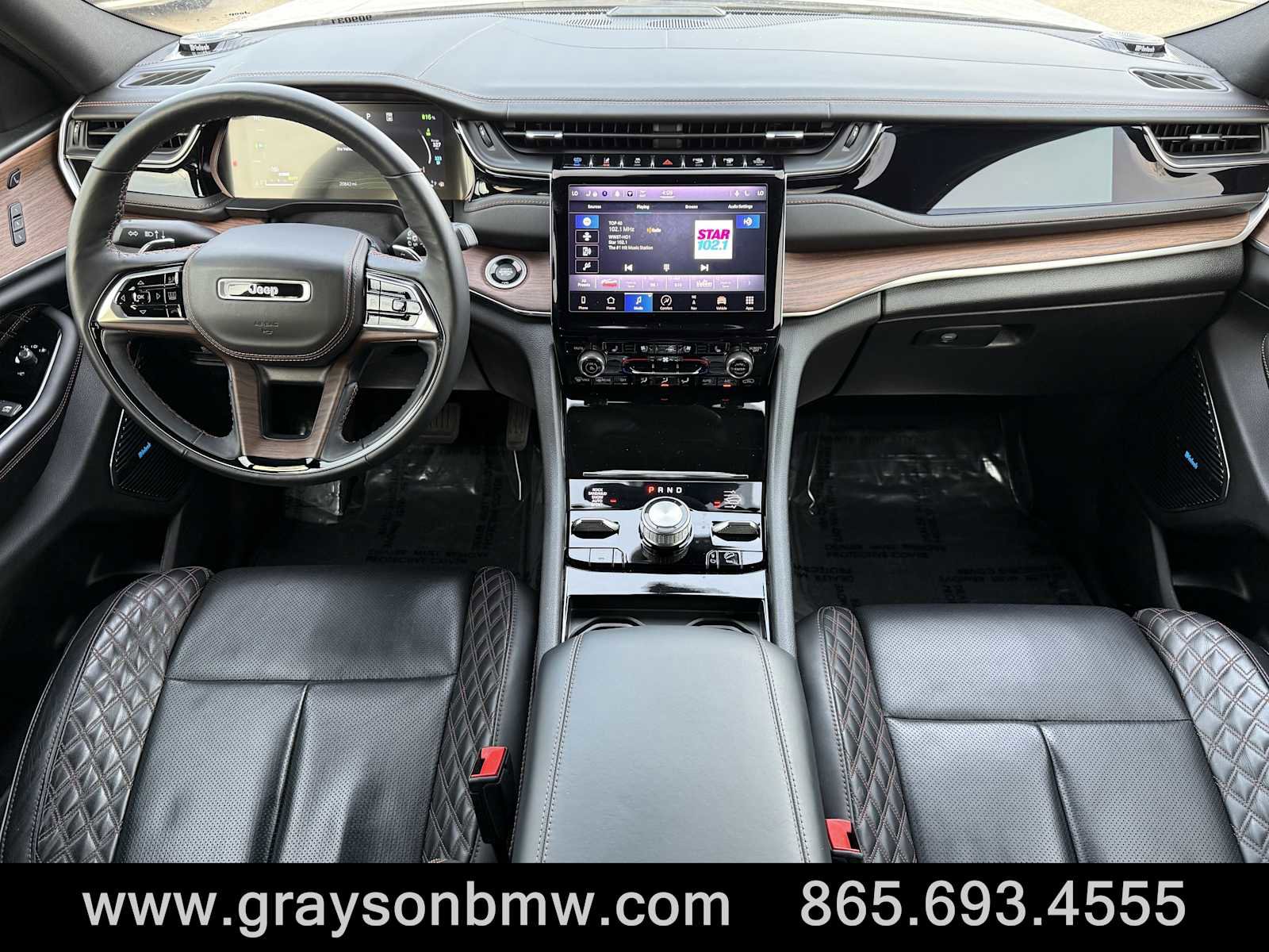 Used 2022 Jeep Grand Cherokee Summit w/ Luxury Tech Group V image 16