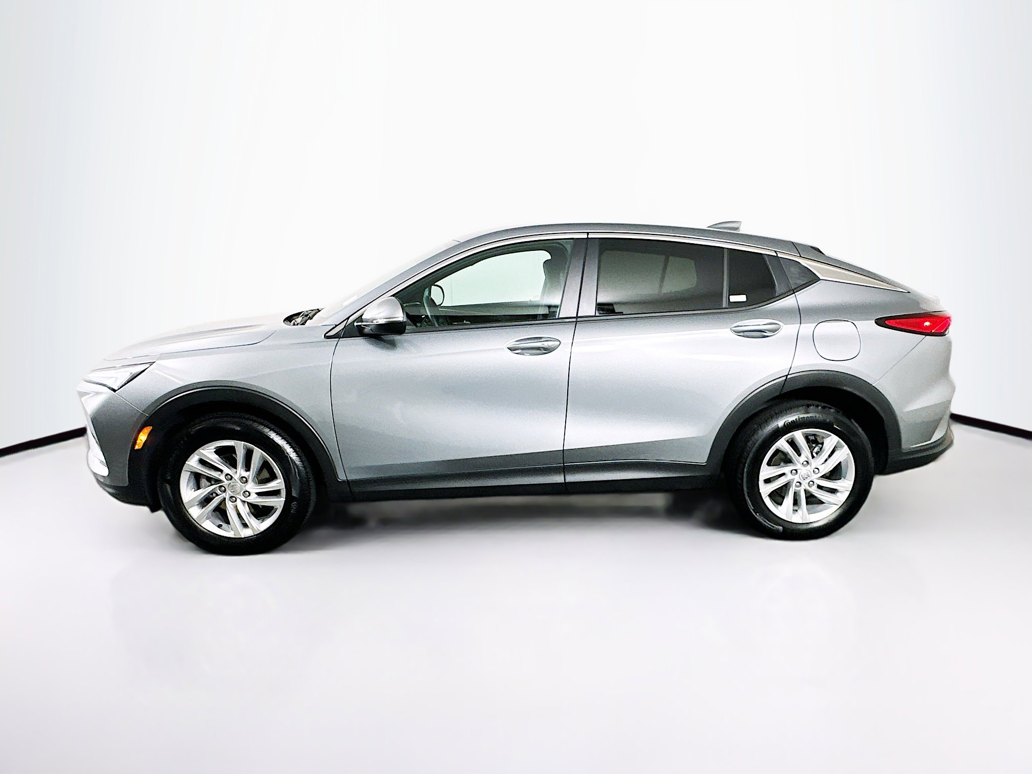 Used 2025 Buick Envista Preferred w/ Convenience I Package image 4