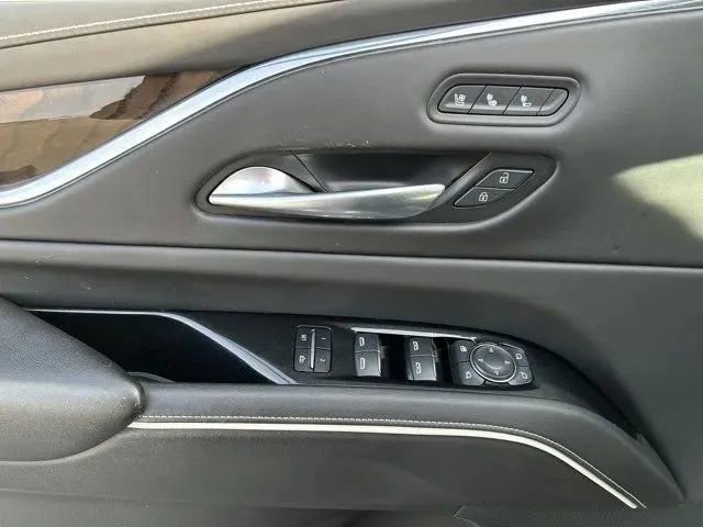 Used 2024 Cadillac Escalade Premium Luxury Platinum image 11