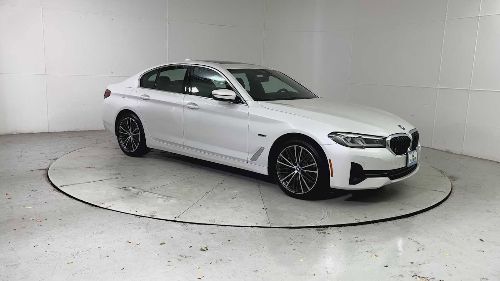 Used 2023 BMW 530e xDrive w/ Premium Package AWD/4WD image 8