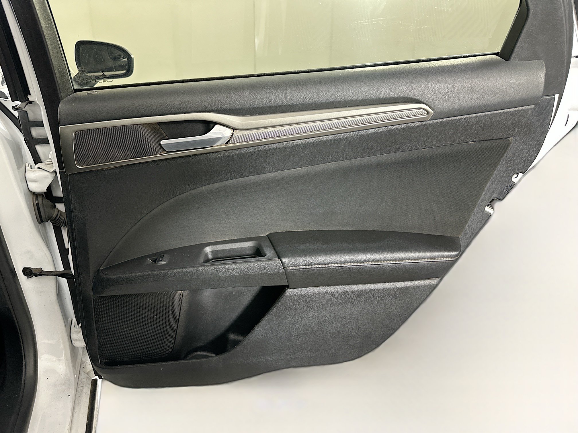 Used 2018 Ford Fusion SE w/ Fusion SE Technology Package FWD image 27