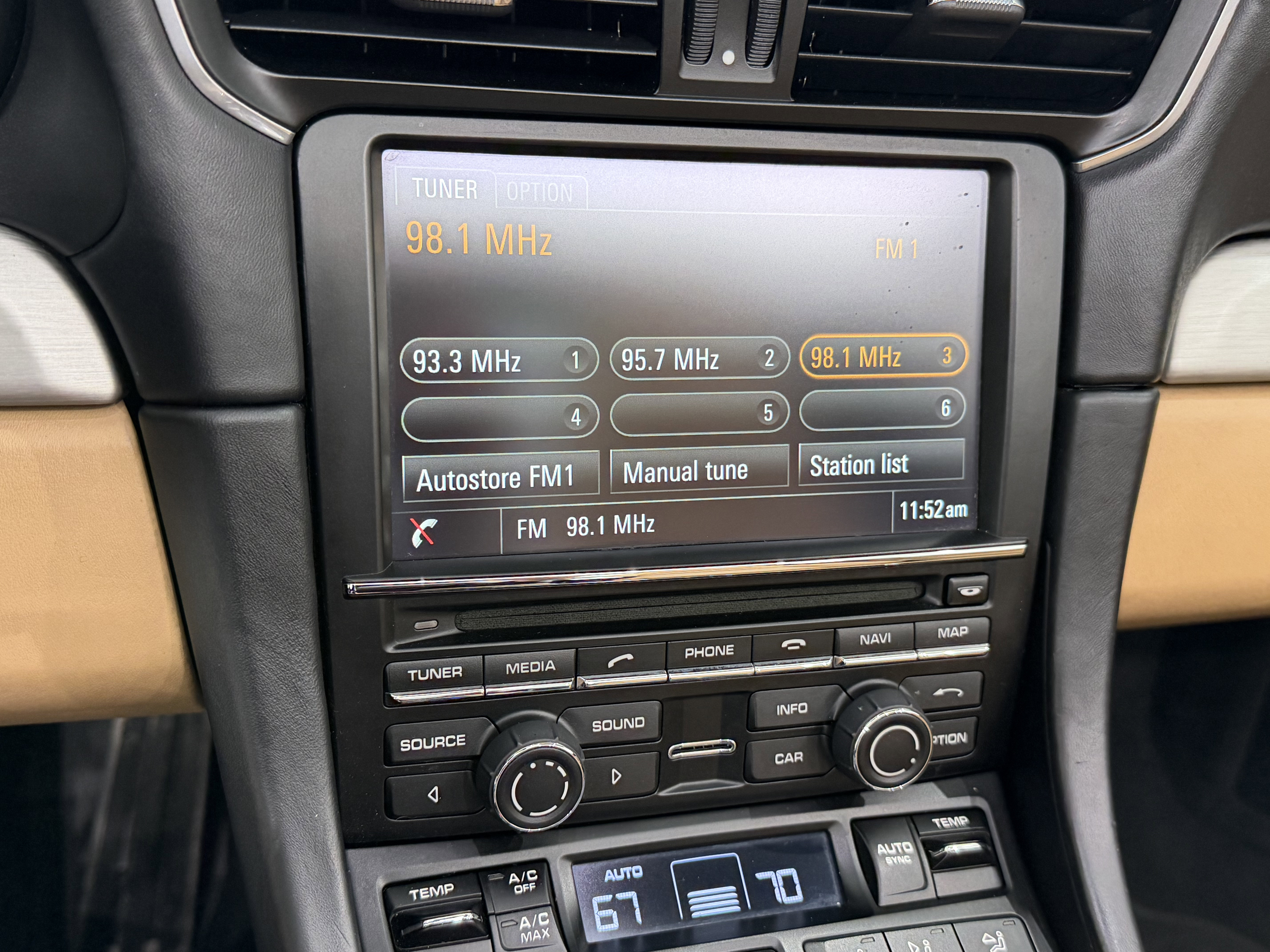 Certified 2016 Porsche 911 Targa 4S image 41