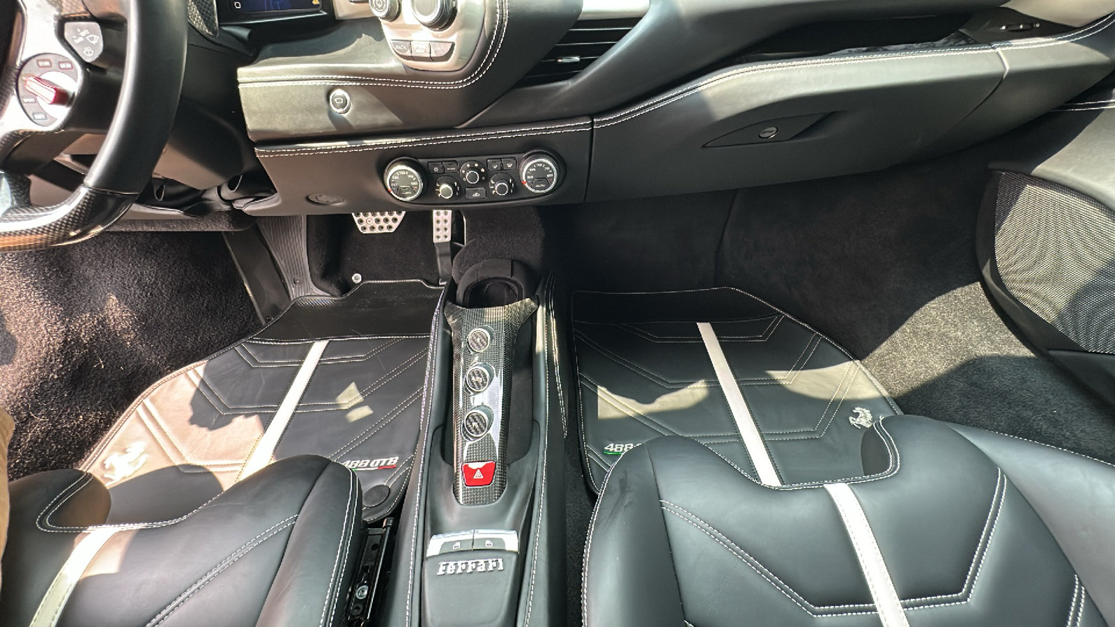 Used 2017 Ferrari 488 GTB RWD image 31