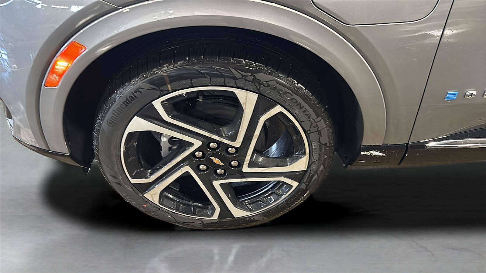 New 2026 Chevrolet Equinox EV LT image 29