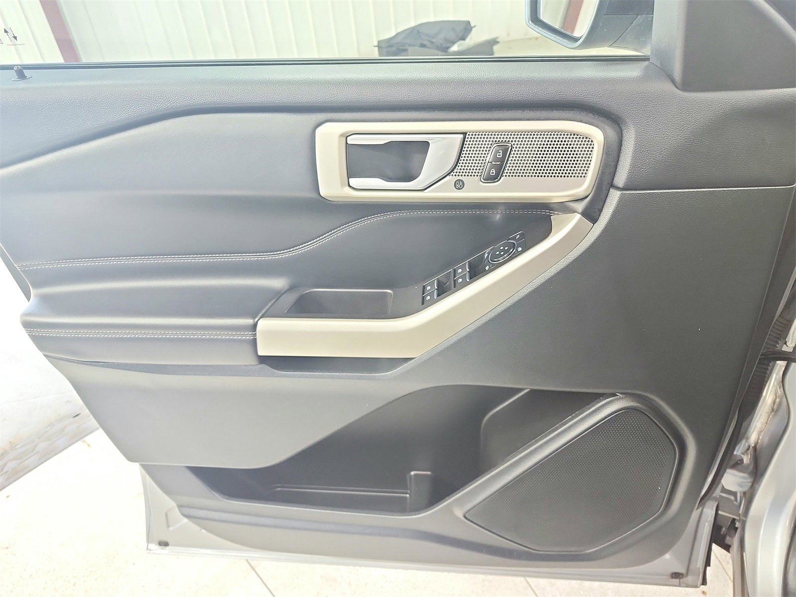 Used 2023 Ford Explorer Limited image 33