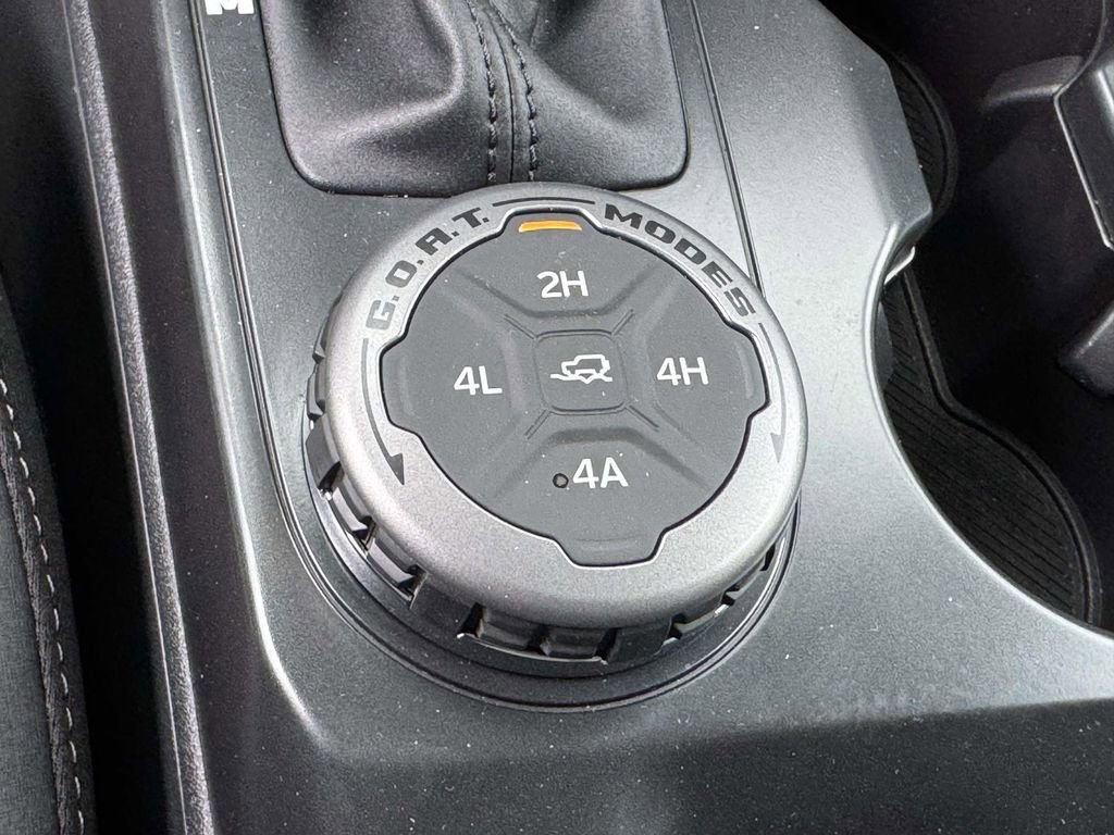 New 2025 Ford Bronco Badlands image 7