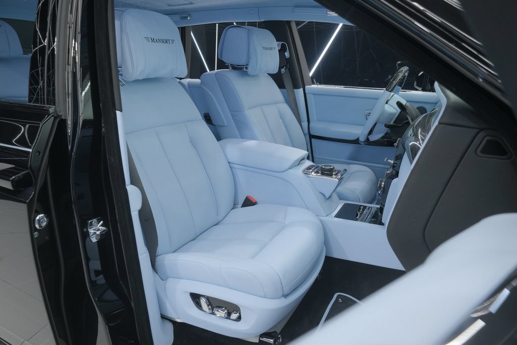 Used 2026 Rolls-Royce Phantom Sedan RWD image 54