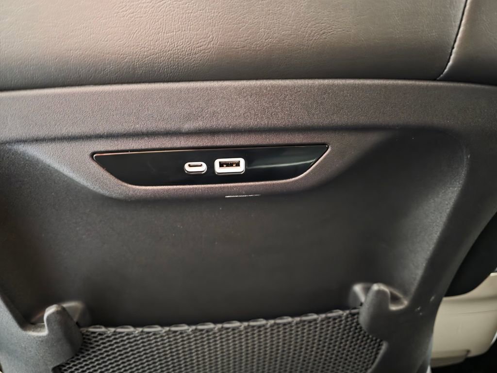 Used 2024 Chrysler Pacifica Limited image 20