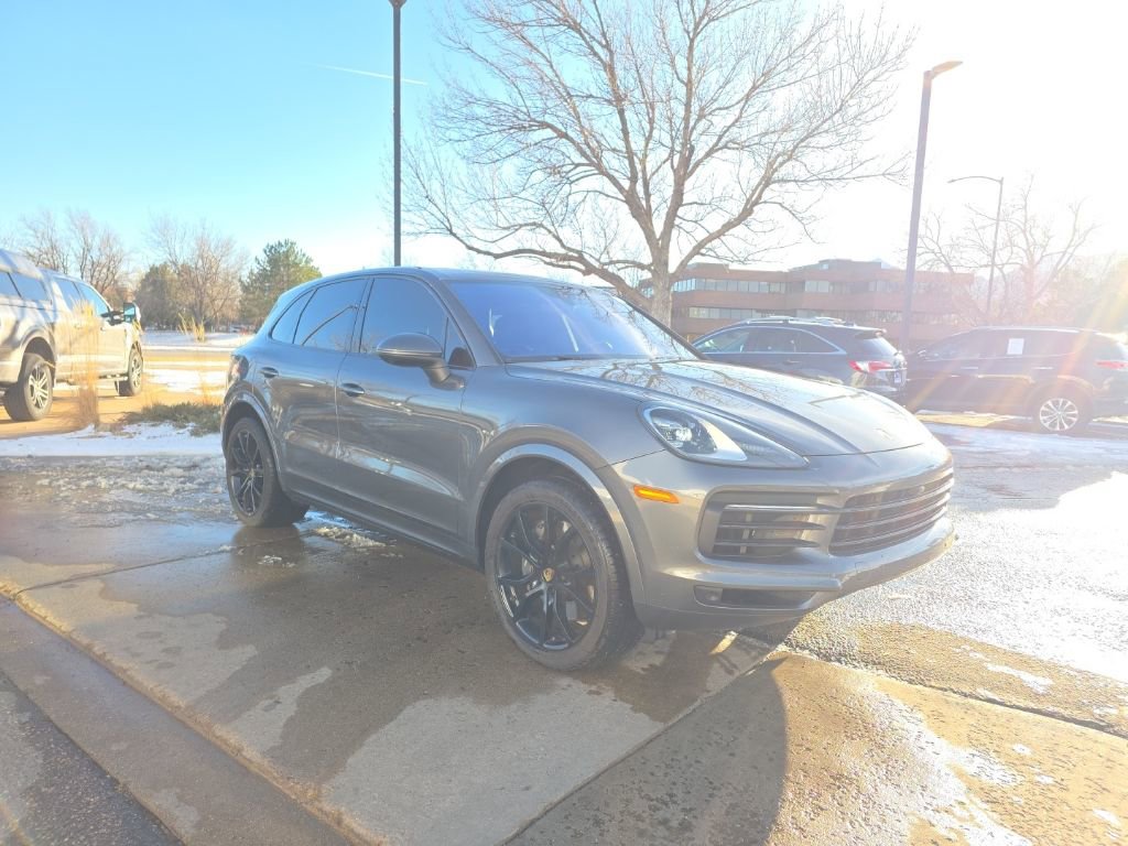 Used 2023 Porsche Cayenne Platinum Edition image 7